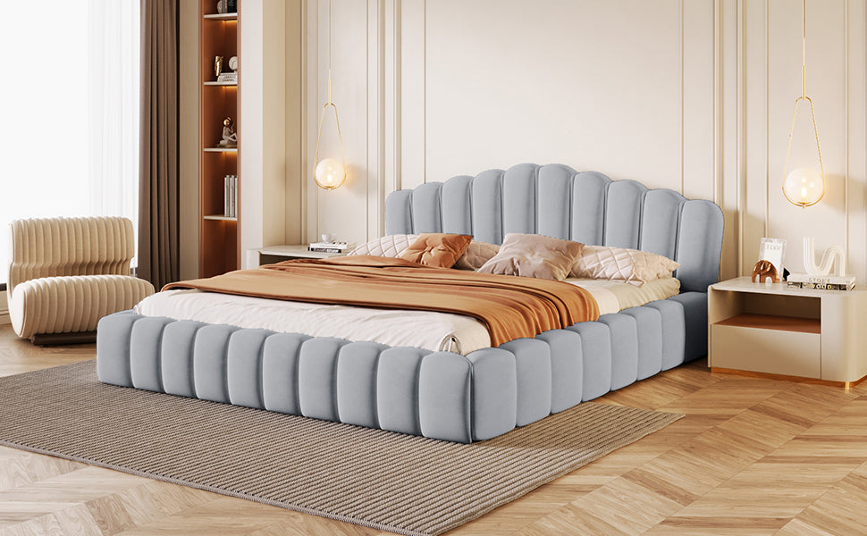 Cama Queen tapizada en terciopelo con marco de suelo y cabecero en forma de concha para dormitorio, sin necesidad de somier, color azul claro