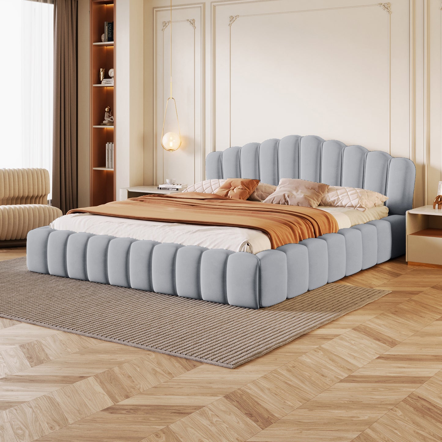 Cama Queen tapizada en terciopelo con marco de suelo y cabecero en forma de concha para dormitorio, sin necesidad de somier, color azul claro