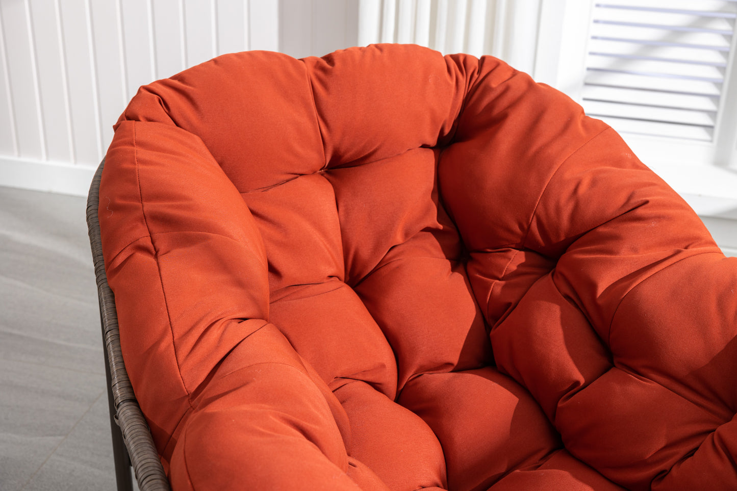Mecedora de ratán para exterior, con cojín acolchado, reclinable, para porche, sala de estar, patio y jardín, color naranja