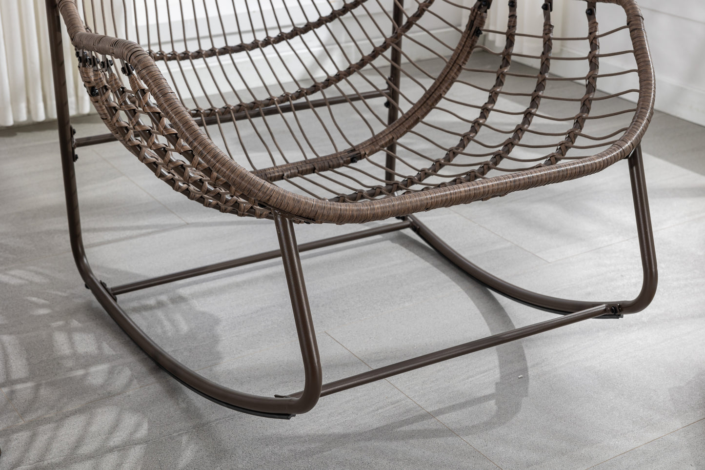 Mecedora de ratán para exterior, con cojín acolchado, reclinable, para porche, sala de estar, patio y jardín, color gris.
