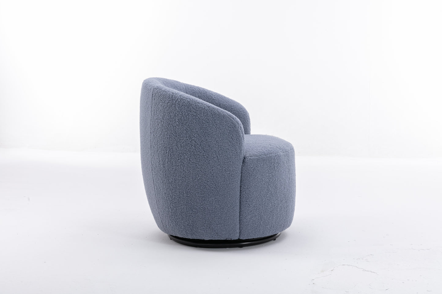Sillón giratorio de tela Teddy con acento tipo barril y aro metálico con recubrimiento en polvo negro, azul claro
