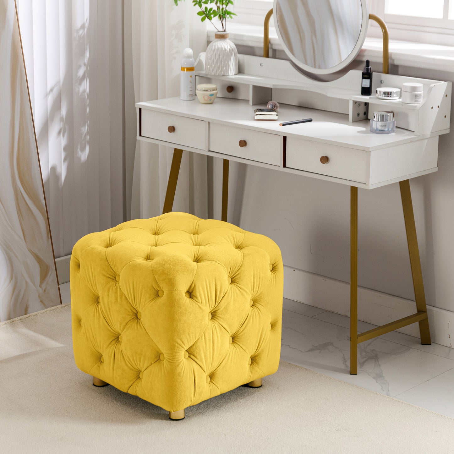 Otomana moderna tapizada en terciopelo amarillo, exquisita mesa auxiliar pequeña, reposapiés suave, tocador y silla de maquillaje, asiento cómodo para sala de estar, dormitorio y entrada.
