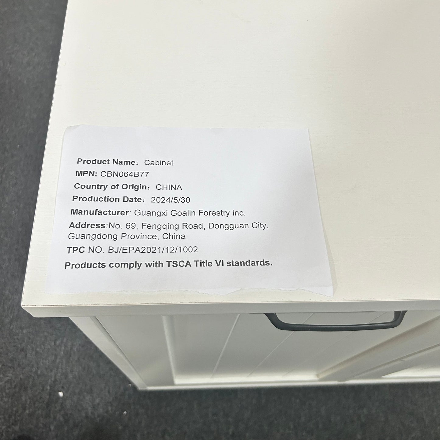 Gabinete de basura abatible de dos compartimentos, gabinete de basura de cocina a prueba de mascotas con tabla de cortar, gabinete clasificador de ropa independiente, cesto para ropa sucia, blanco