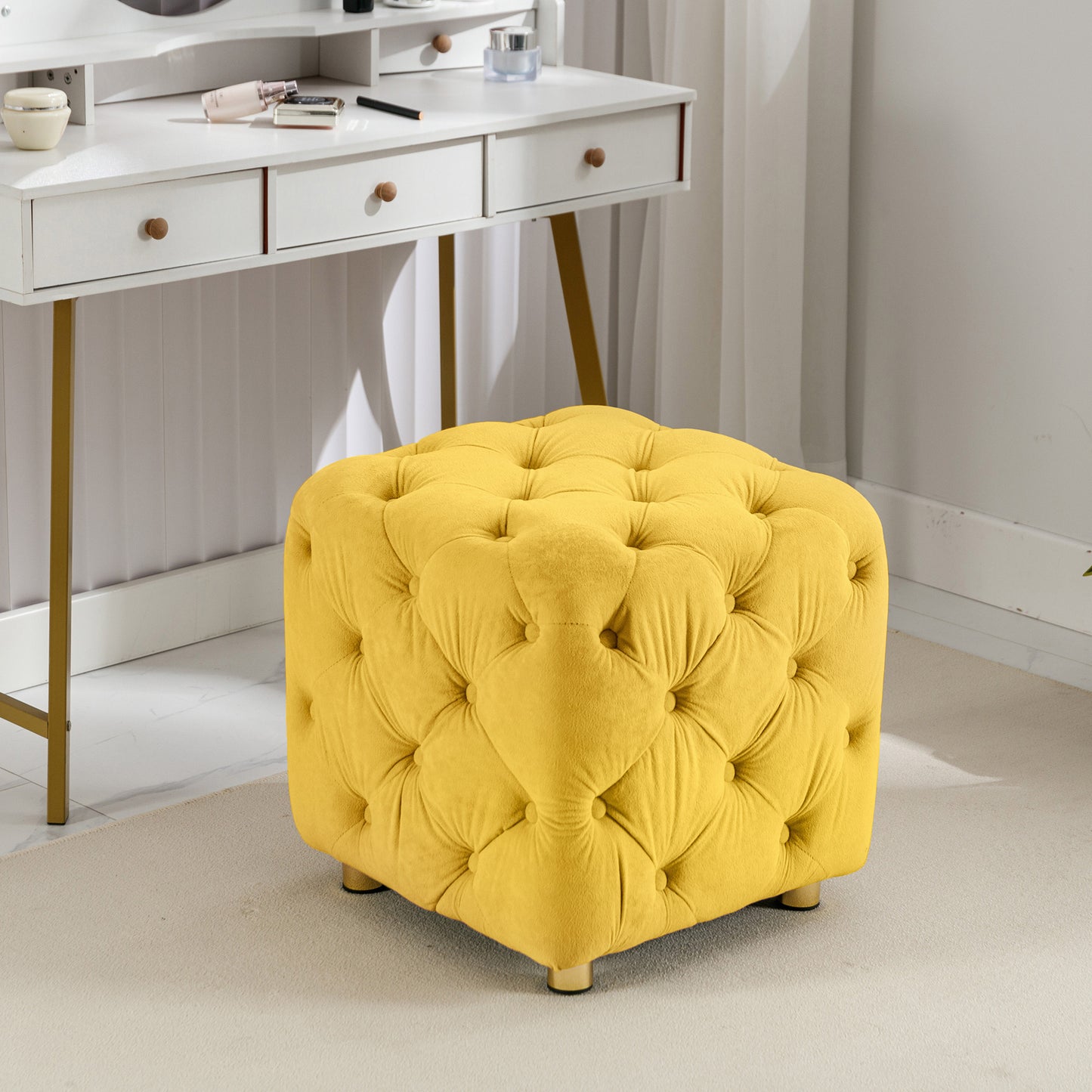 Otomana moderna tapizada en terciopelo amarillo, exquisita mesa auxiliar pequeña, reposapiés suave, tocador y silla de maquillaje, asiento cómodo para sala de estar, dormitorio y entrada.