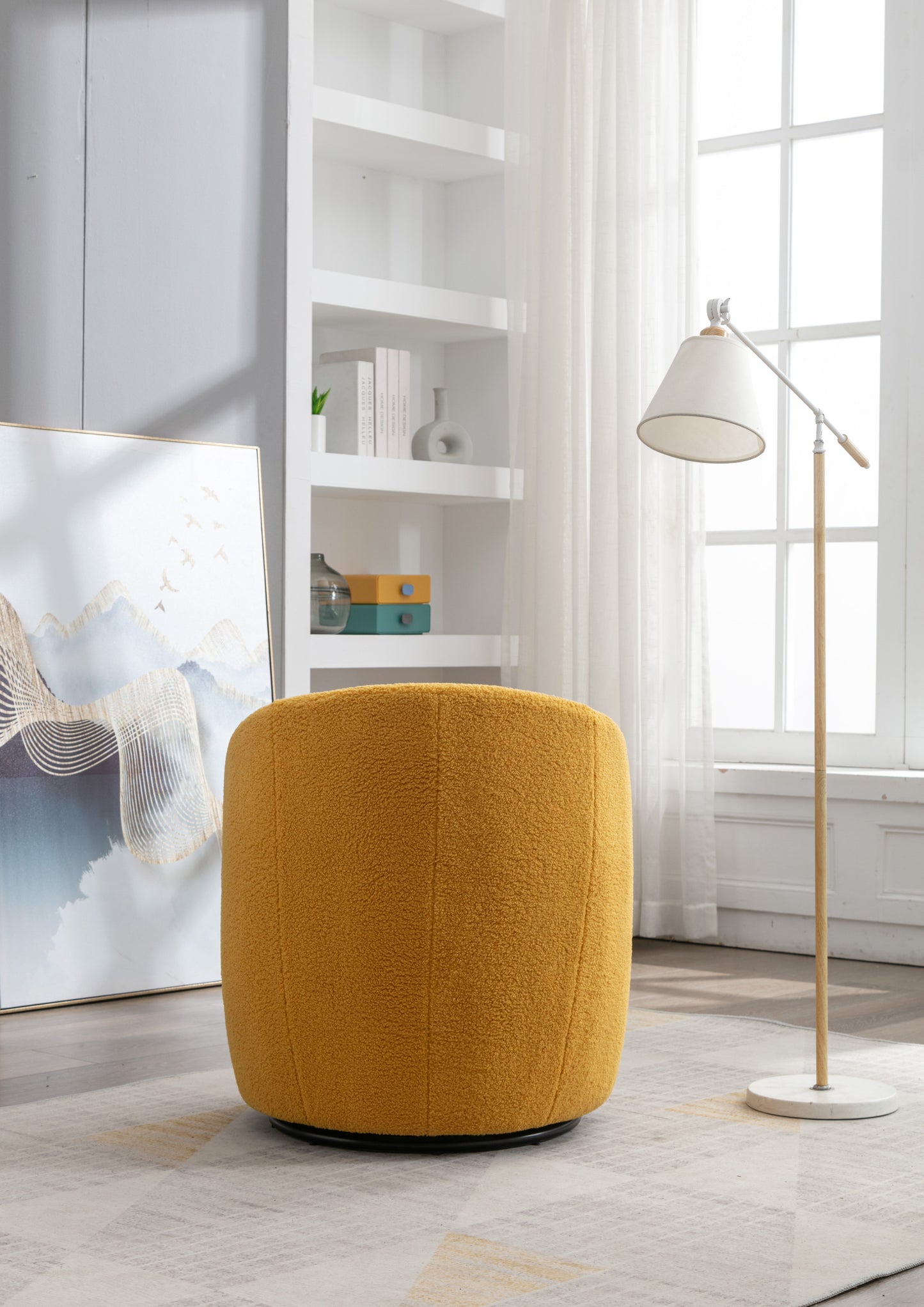 Sillón giratorio de tela Teddy con acento tipo barril y aro metálico con recubrimiento en polvo negro, amarillo