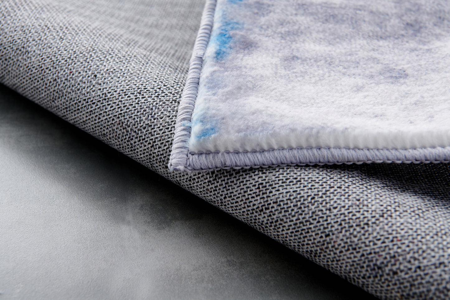 Alfombra de área súper suave lavable a máquina de la colección ZARA con diseño abstracto en gris, azul y amarillo (90 x 60 cm)