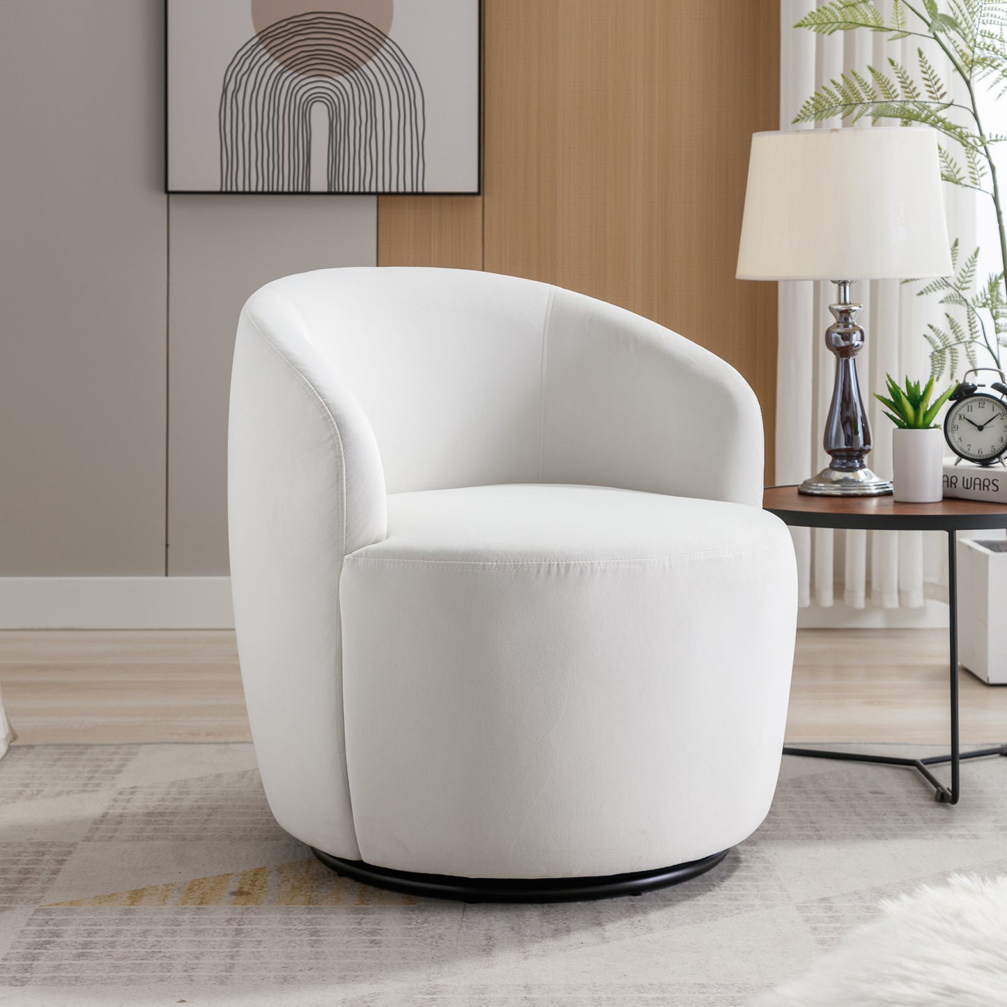 Sillón giratorio de terciopelo con acento tipo barril y aro metálico con recubrimiento en polvo negro, color blanco